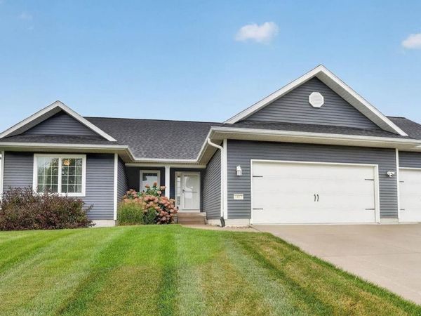 1417 Rocky Ridge Road, Cedar Falls, IA 50613