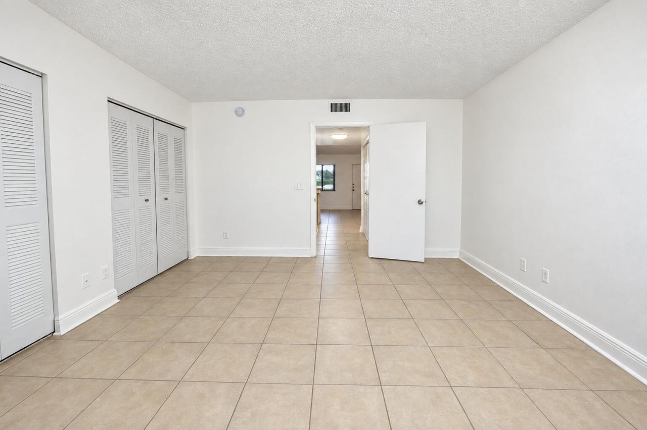 1604 Meadows Circle W, Boynton Beach, FL 33436 Photo