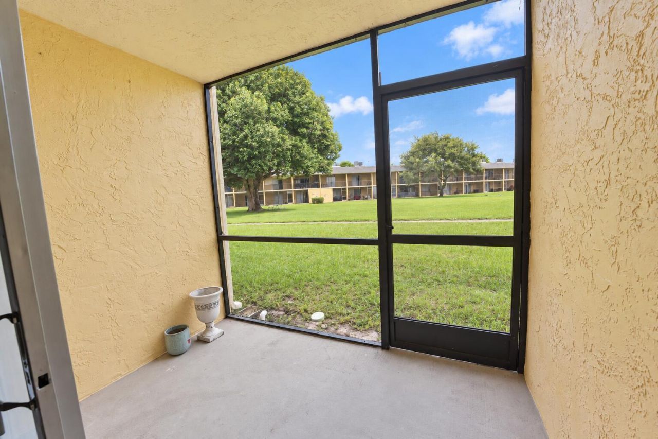 1604 Meadows Circle W, Boynton Beach, FL 33436 Photo