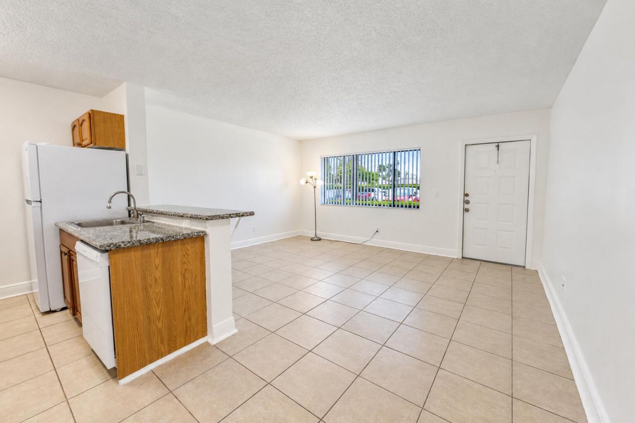 1604 Meadows Circle W, Boynton Beach, FL 33436 Photo