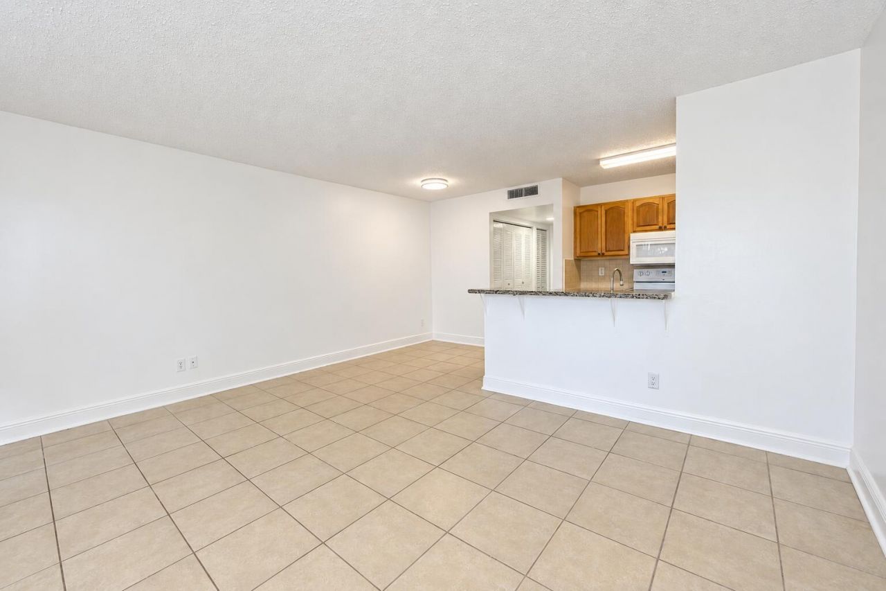 1604 Meadows Circle W, Boynton Beach, FL 33436 Photo