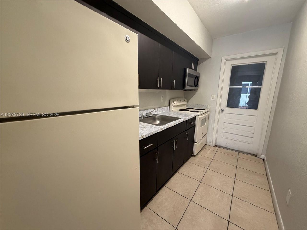 148 NW 14th Way, Unit 1, Dania Beach, FL 33004 Main Photo
