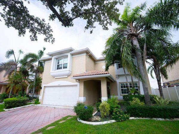 13832 NW 22nd St , Sunrise, FL 33323
