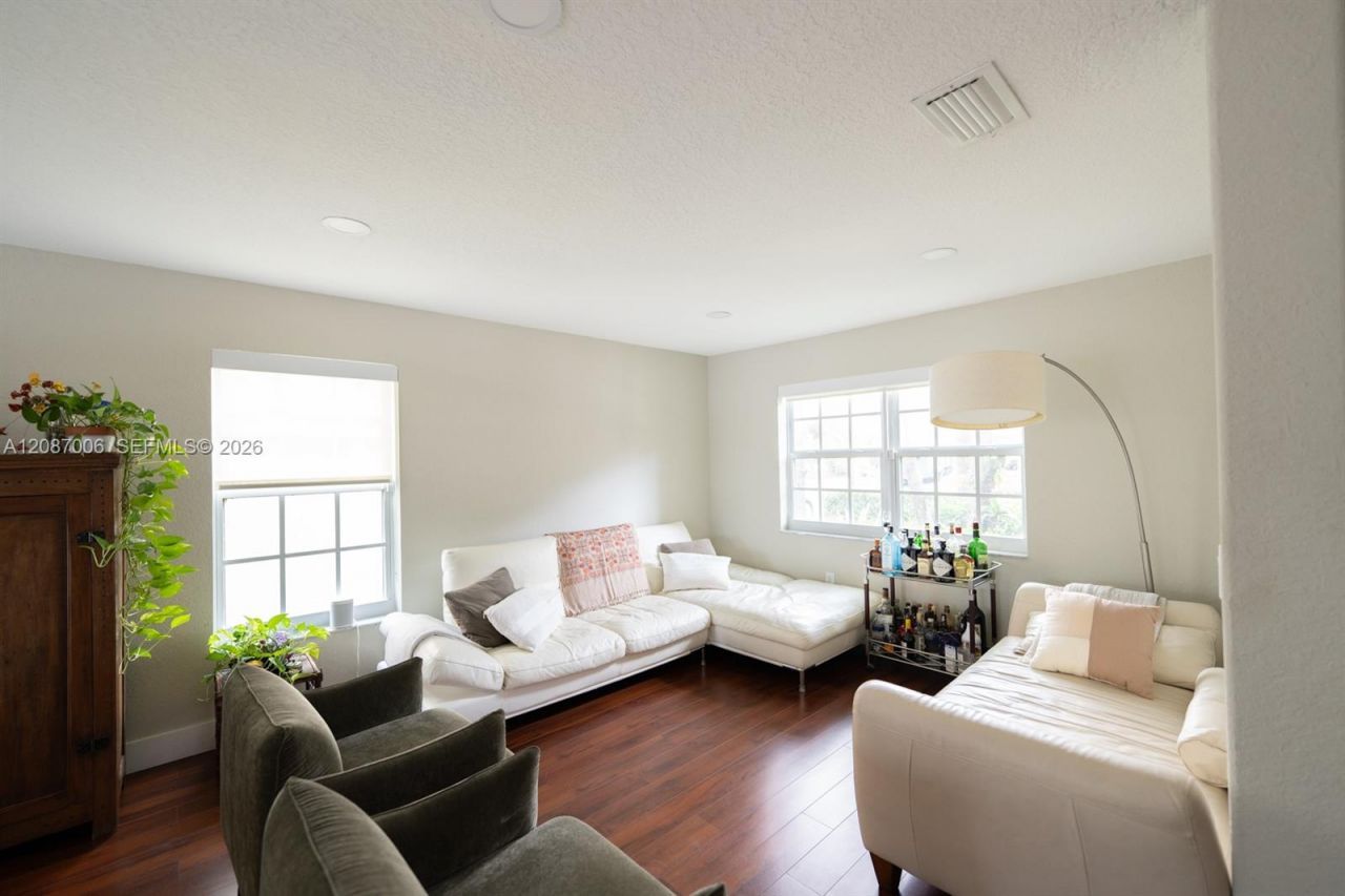 13832 NW 22nd St, Sunrise, FL 33323 Photo