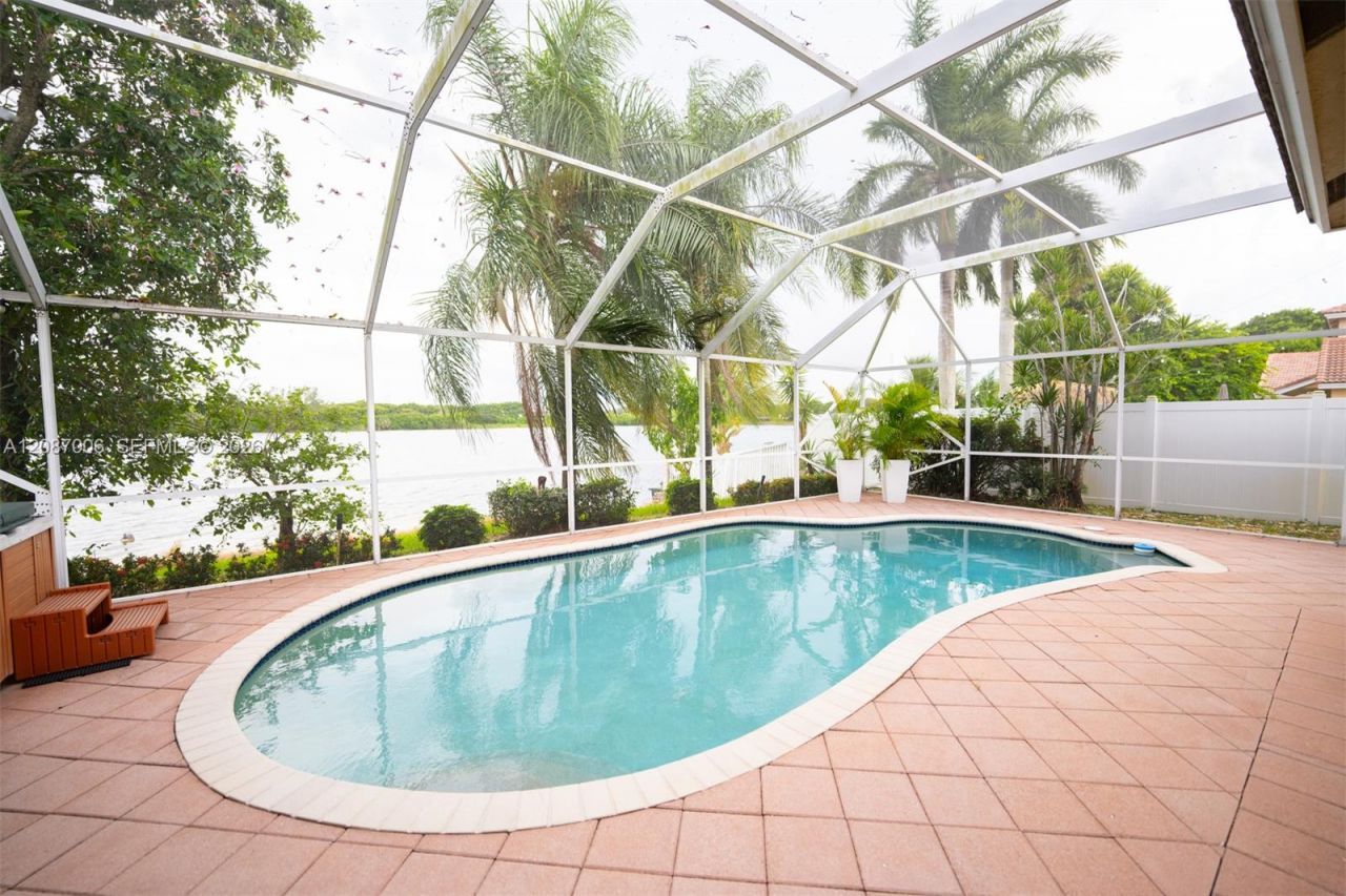 13832 NW 22nd St, Sunrise, FL 33323 Photo