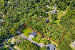 923 Long Point Road photo 4