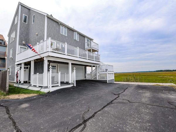 583 Ocean Boulevard, Hampton, NH 03842