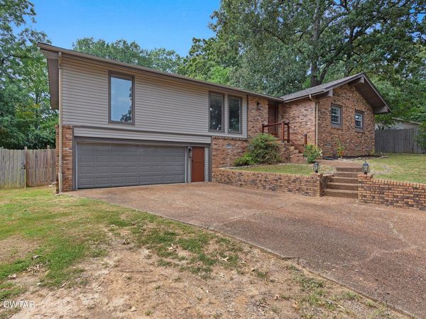 77 Hansford Place, Jackson, TN 38305