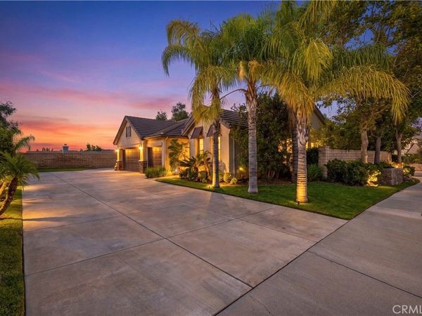 28306 Agajanian, Saugus, CA 91390