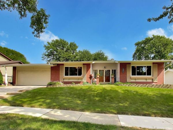 6001 Ross Drive , Woodridge, IL 60517