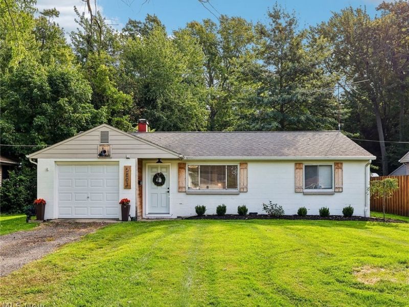 5803 Lake Road, Mentor on the Lake, OH 44060 Photo 1