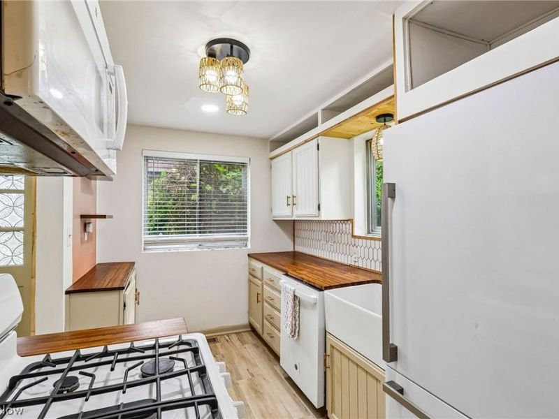5803 Lake Road, Mentor on the Lake, OH 44060 Photo 13
