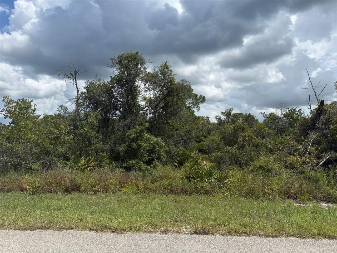 208 Fiji Way Ne, Lake Placid, FL 33852 Photo