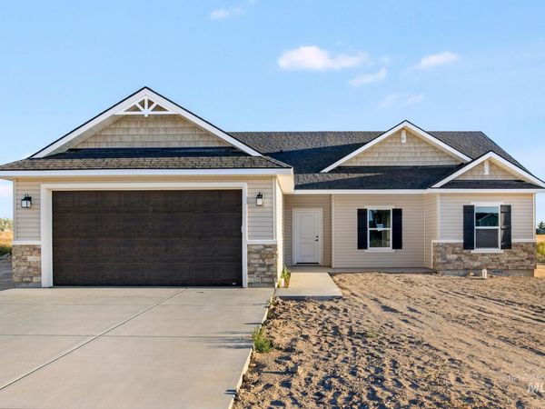 290 Locust St, Hazelton, ID 83335