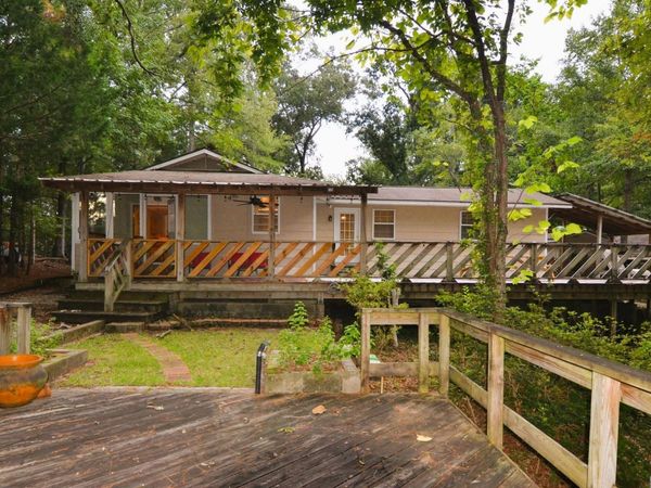 12325 Fairlane Rd, St Francisville, LA 70775