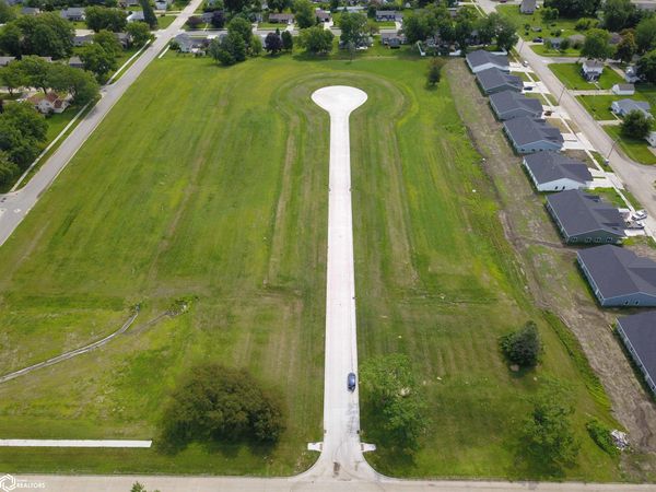 1610 Sunset Street, Grinnell, IA 50112