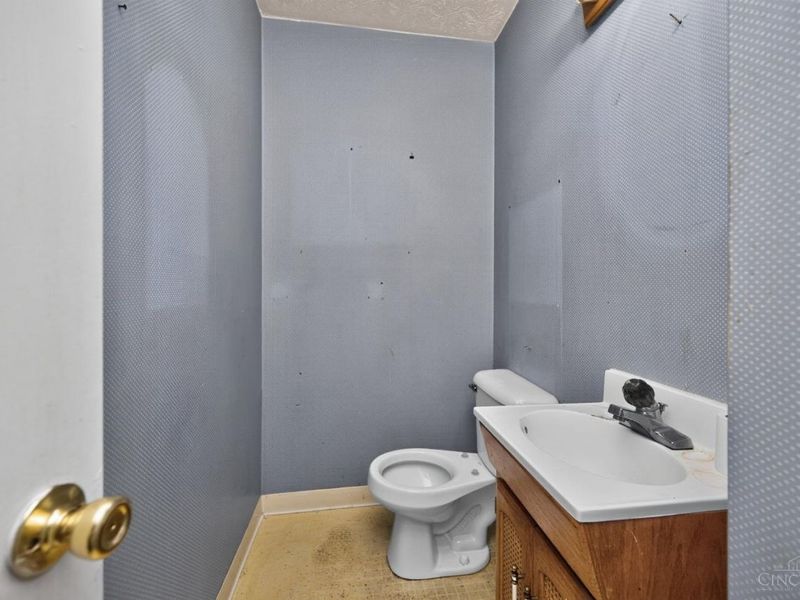 12145 Kenn Road, Springdale, OH 45240 Photo 28
