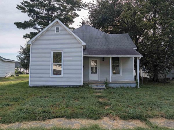 717 S Durbin Street, Bicknell, IN 47512