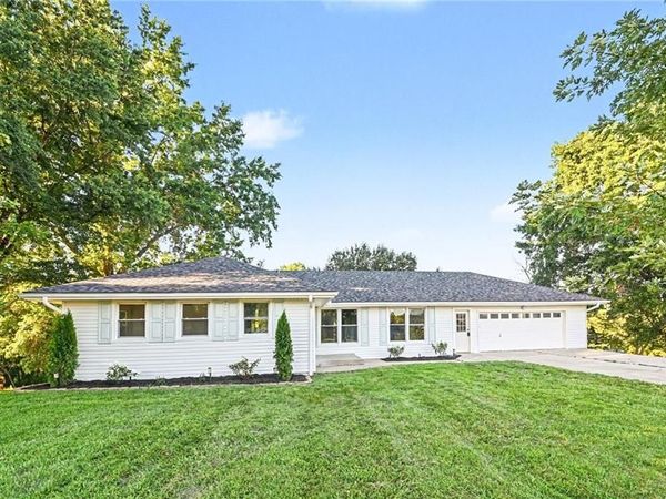 1500 Ridgeview Road, Liberty, MO 64068