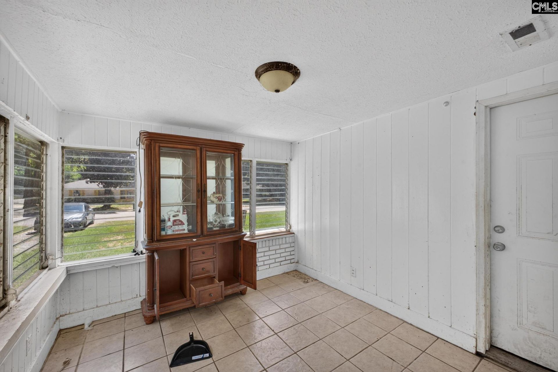 1525 Wyman Street Photo 4
