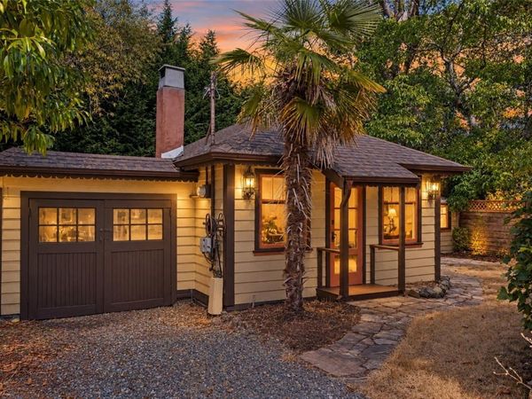 1030 Falmouth Rd, Saanich, BC V8X 3A5