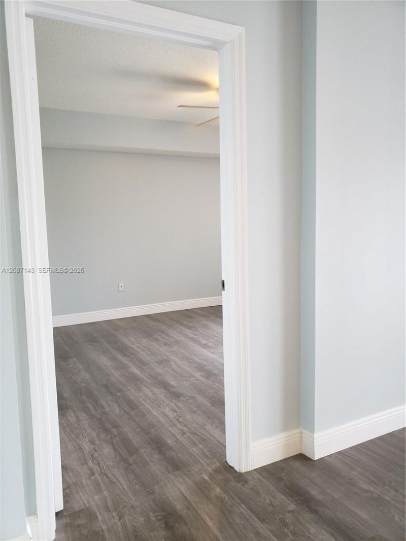 9340 Fontainebleau Blvd, Unit W212, Miami, FL 33172 Photo