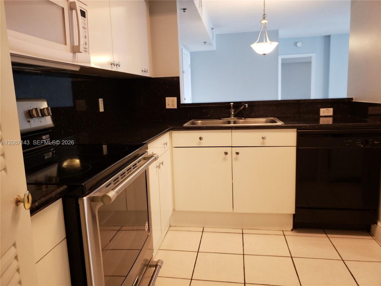 9340 Fontainebleau Blvd, Unit W212, Miami, FL 33172 Photo