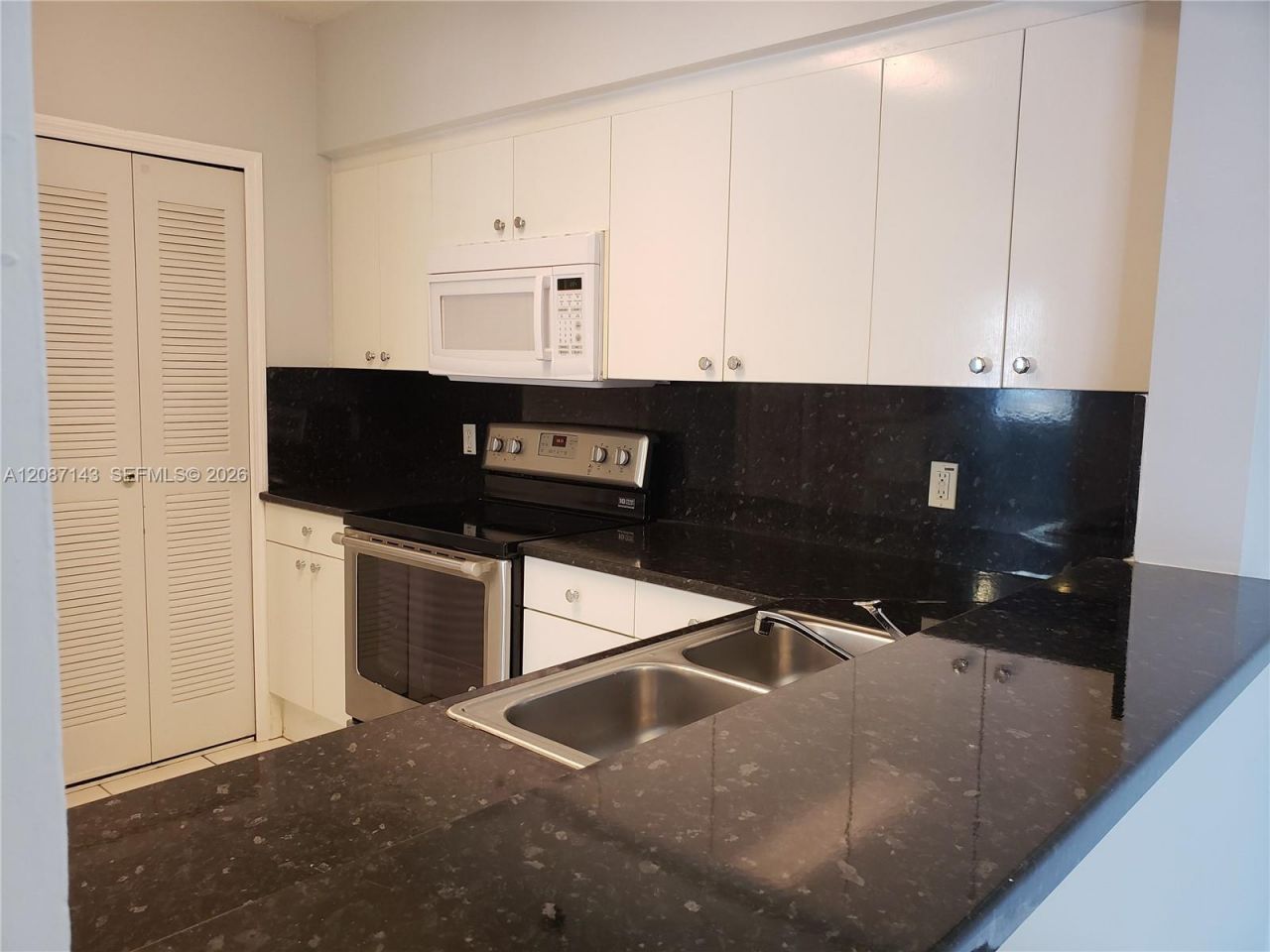 9340 Fontainebleau Blvd, Unit W212, Miami, FL 33172 Photo