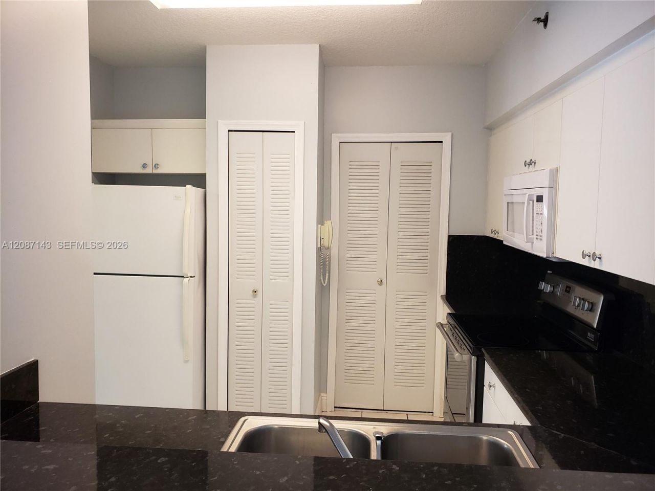 9340 Fontainebleau Blvd, Unit W212, Miami, FL 33172 Photo