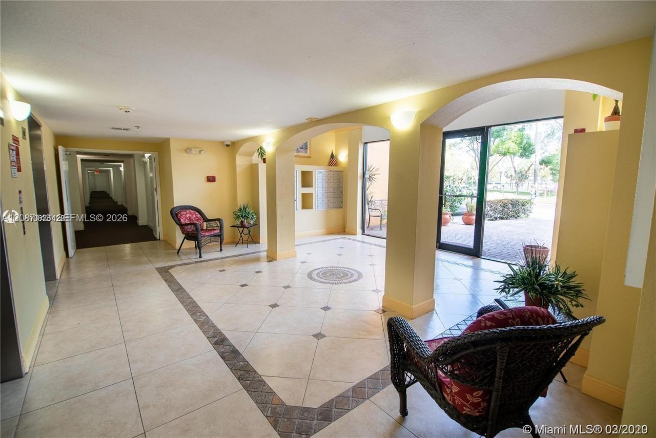 9340 Fontainebleau Blvd, Unit W212, Miami, FL 33172 Photo