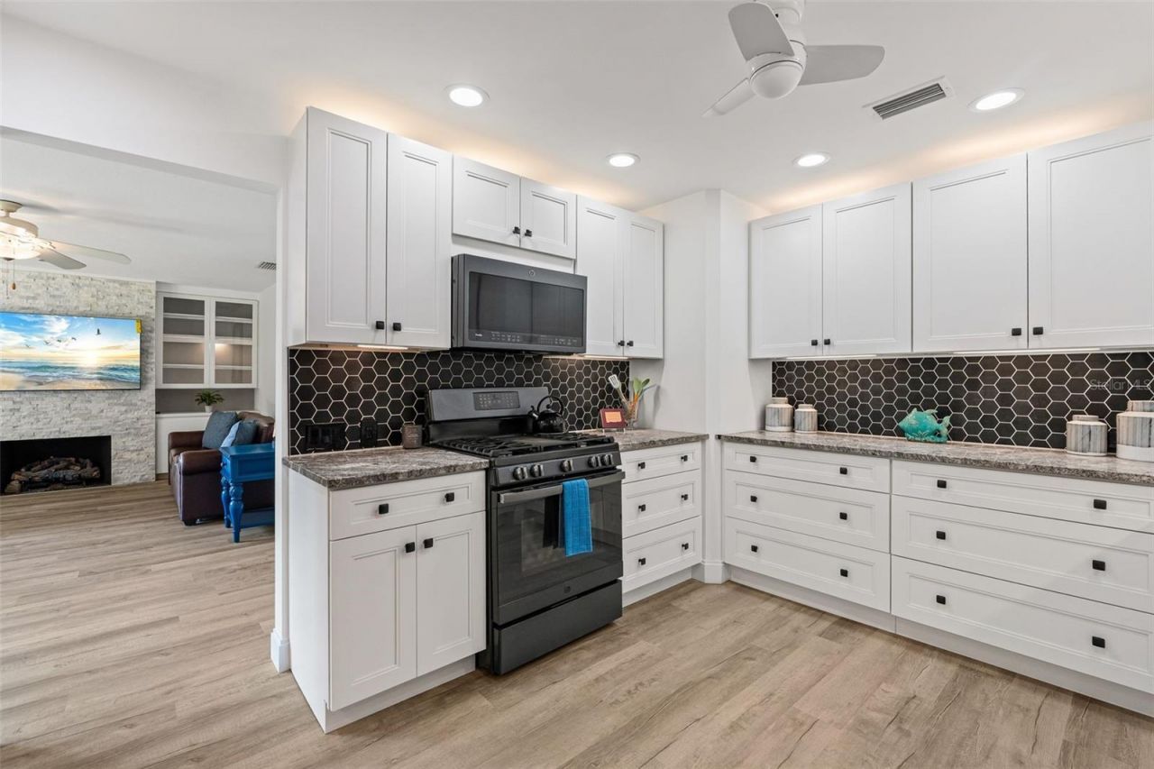 7215 Westmoreland Drive, Sarasota, FL 34243 Photo