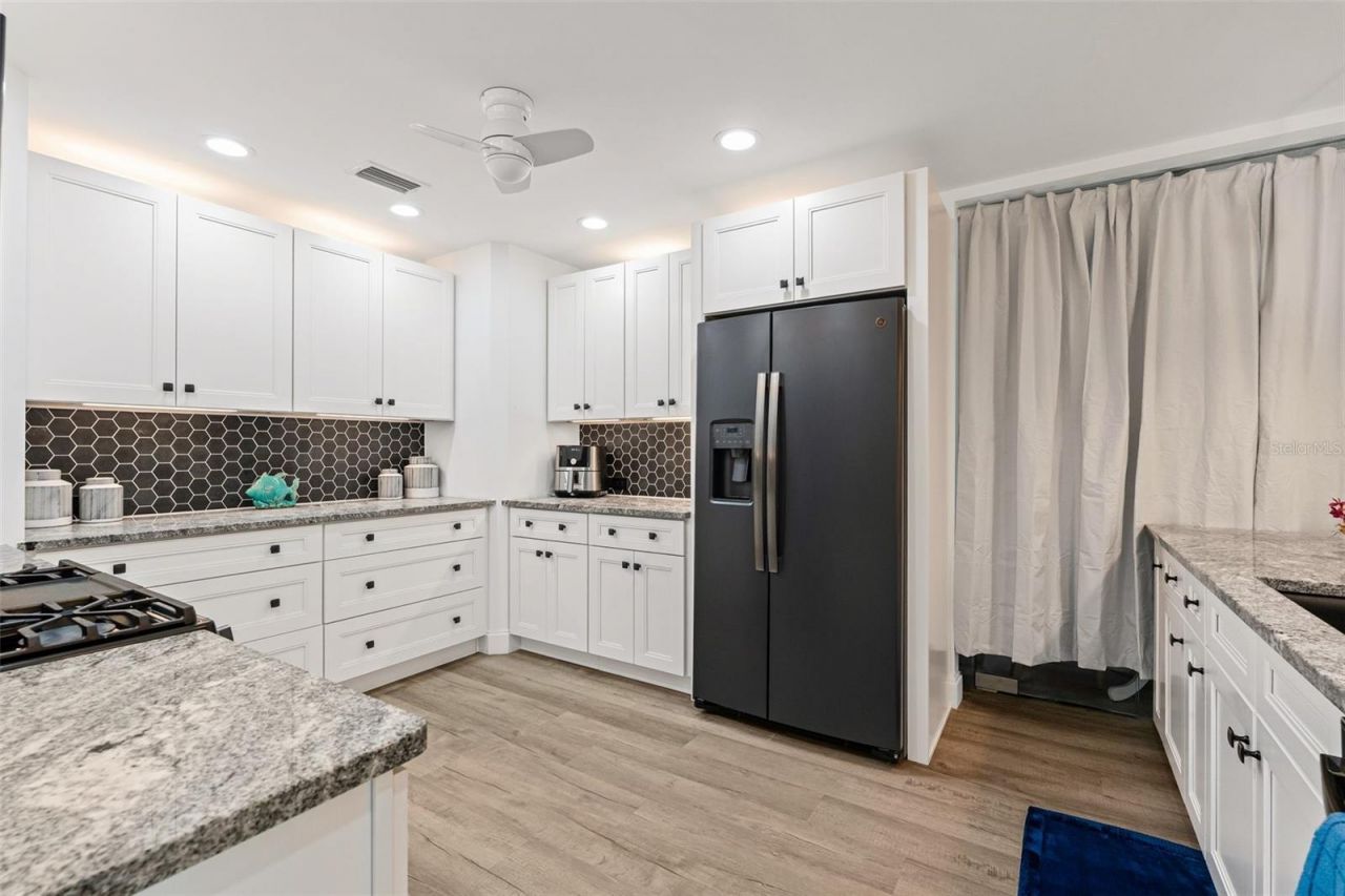 7215 Westmoreland Drive, Sarasota, FL 34243 Photo