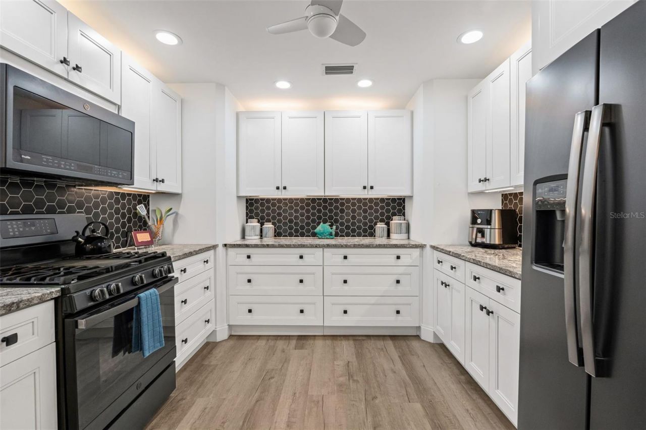 7215 Westmoreland Drive, Sarasota, FL 34243 Photo