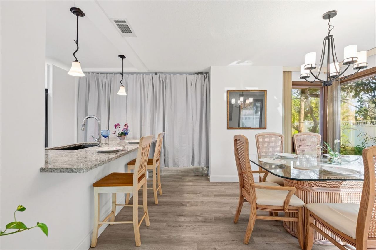 7215 Westmoreland Drive, Sarasota, FL 34243 Photo
