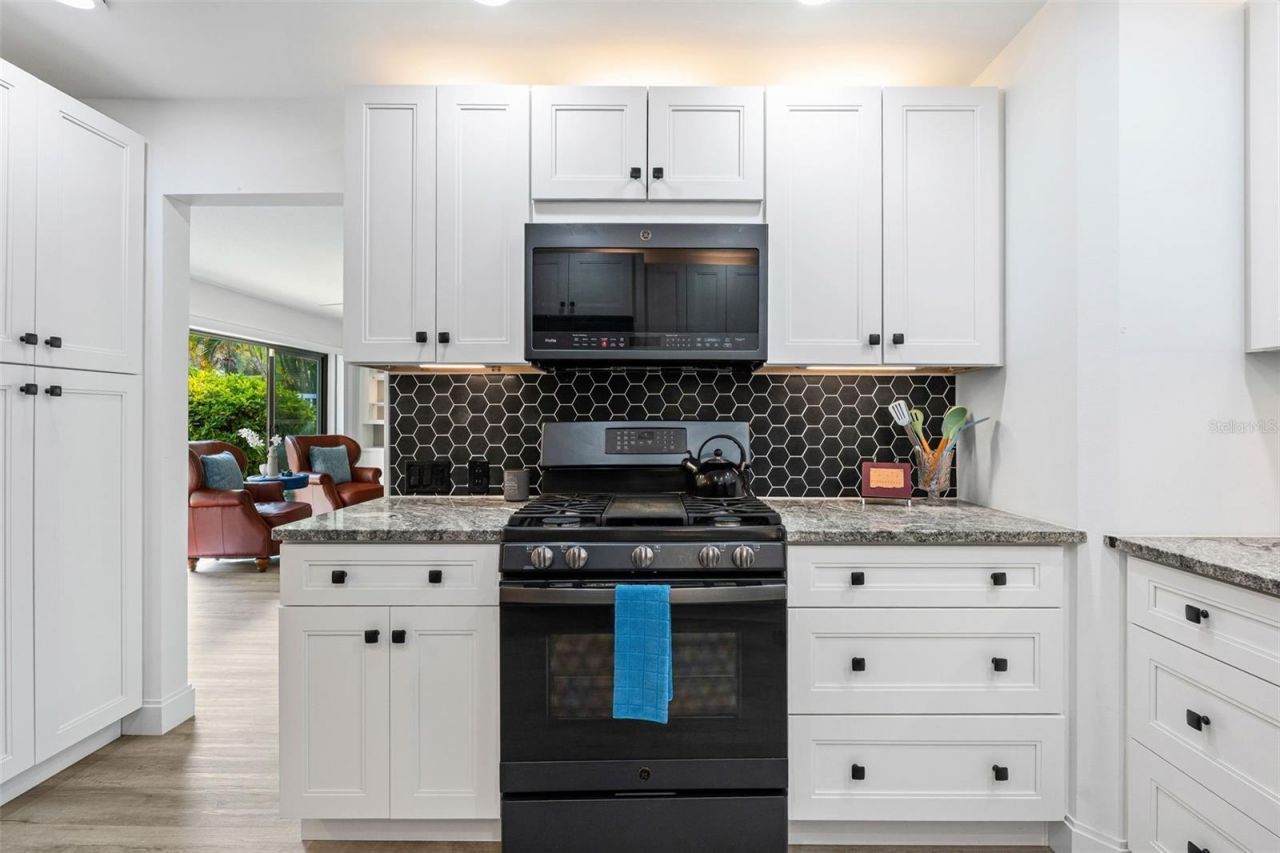 7215 Westmoreland Drive, Sarasota, FL 34243 Photo