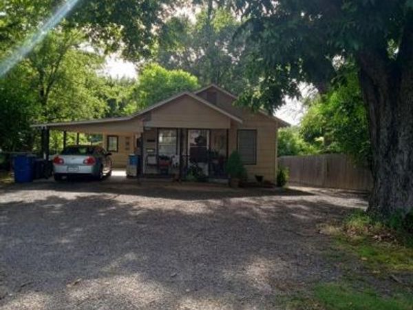 1033 N Johnson Street, Mineola, TX 75773