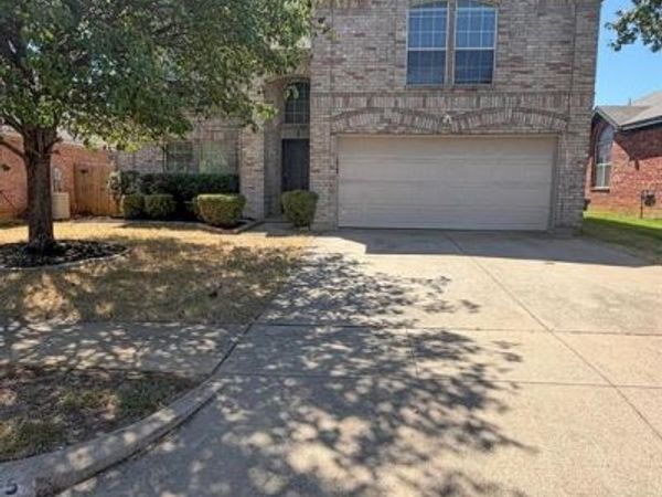 605 Prairie Gulch Drive, Fort Worth, TX 76140