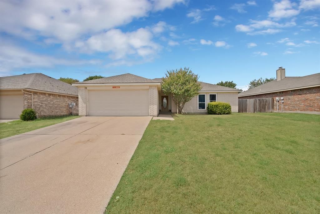 920 Cedar Ridge Lane, Burleson, TX 76028 Main Photo