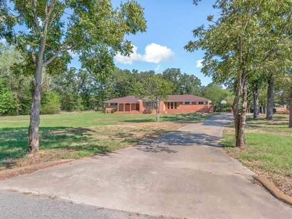 609 E Dewey Street, Malakoff, TX 75148