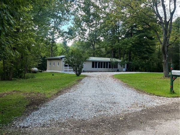 3112 Latimer Road , Rock Creek, OH 44084