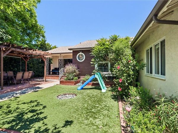 18937 Sylvan Street, Tarzana, CA 91335