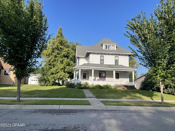 123 HARRIS Avenue S, Park River, ND 58270