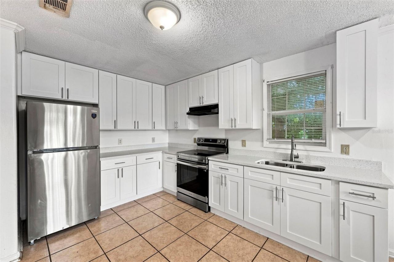 1037 12th Avenue S, Saint Petersburg, FL 33705 Photo