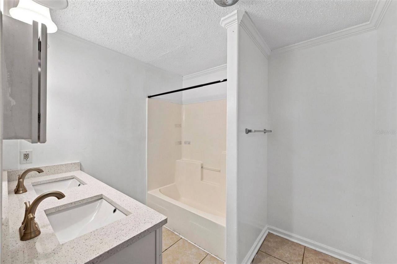 1037 12th Avenue S, Saint Petersburg, FL 33705 Photo