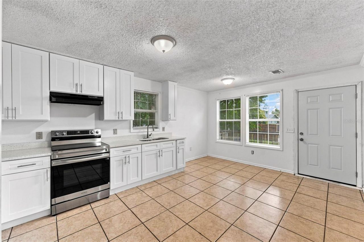 1037 12th Avenue S, Saint Petersburg, FL 33705 Photo