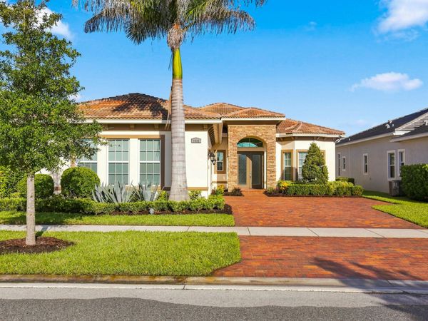 8632 SW Felicita Way, Port St. Lucie, FL 34987
