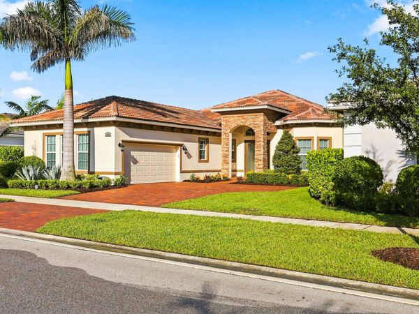 8632 SW Felicita Way, Port St. Lucie, FL 34987