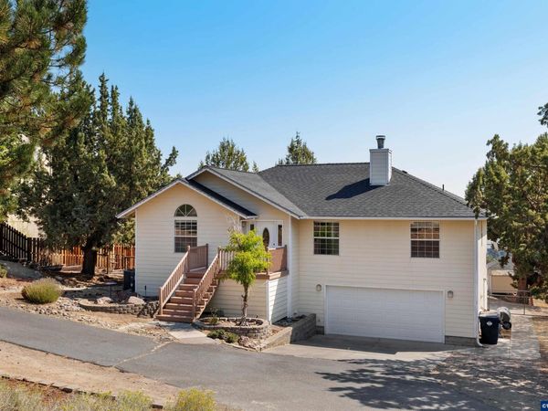 3244 SW 34th St, Redmond, OR 97756