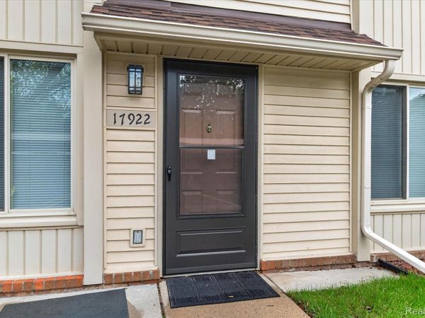 17922 Phyllis Street, Roseville, Mi 48066