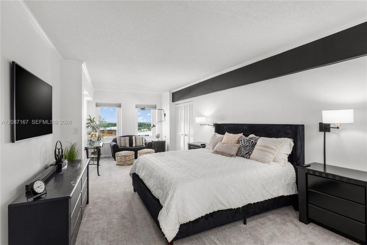 2301 Collins Av, Unit 1026, Miami Beach, FL 33139 Photo